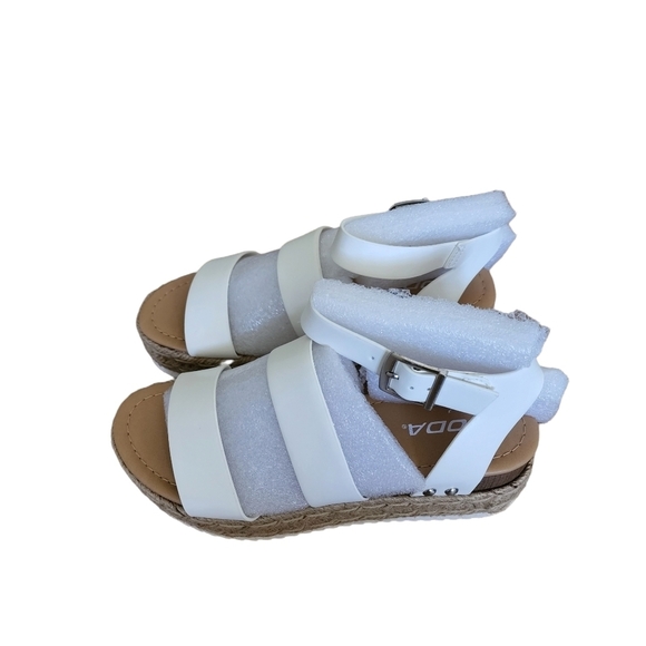 Soda Women's Bryce Open Toe Buckle Ankle Strap Sandals - various sizes - Picture 2 of 7